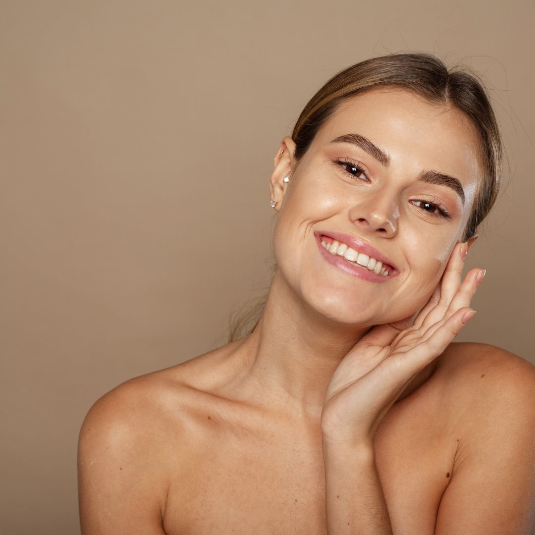 Sérum Anti-Âge : secrets d'une peau jeune et lisse